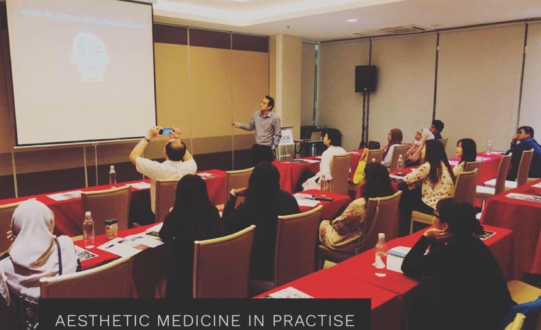 Aesthetic Medicine In Practice : Botulinum Toxin Application